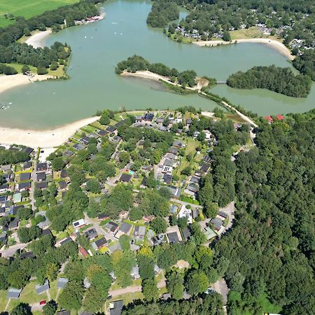 Gezellig Chalet Met 2 Slaapkamers En Zicht Op Het Water Erm Esterno foto
