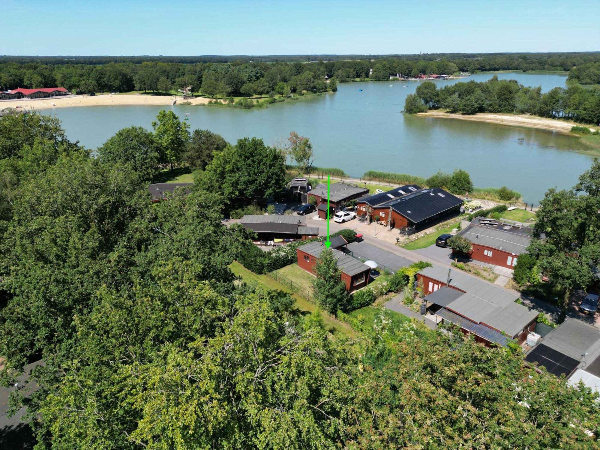 Gezellig Chalet Met 2 Slaapkamers En Zicht Op Het Water Erm Esterno foto